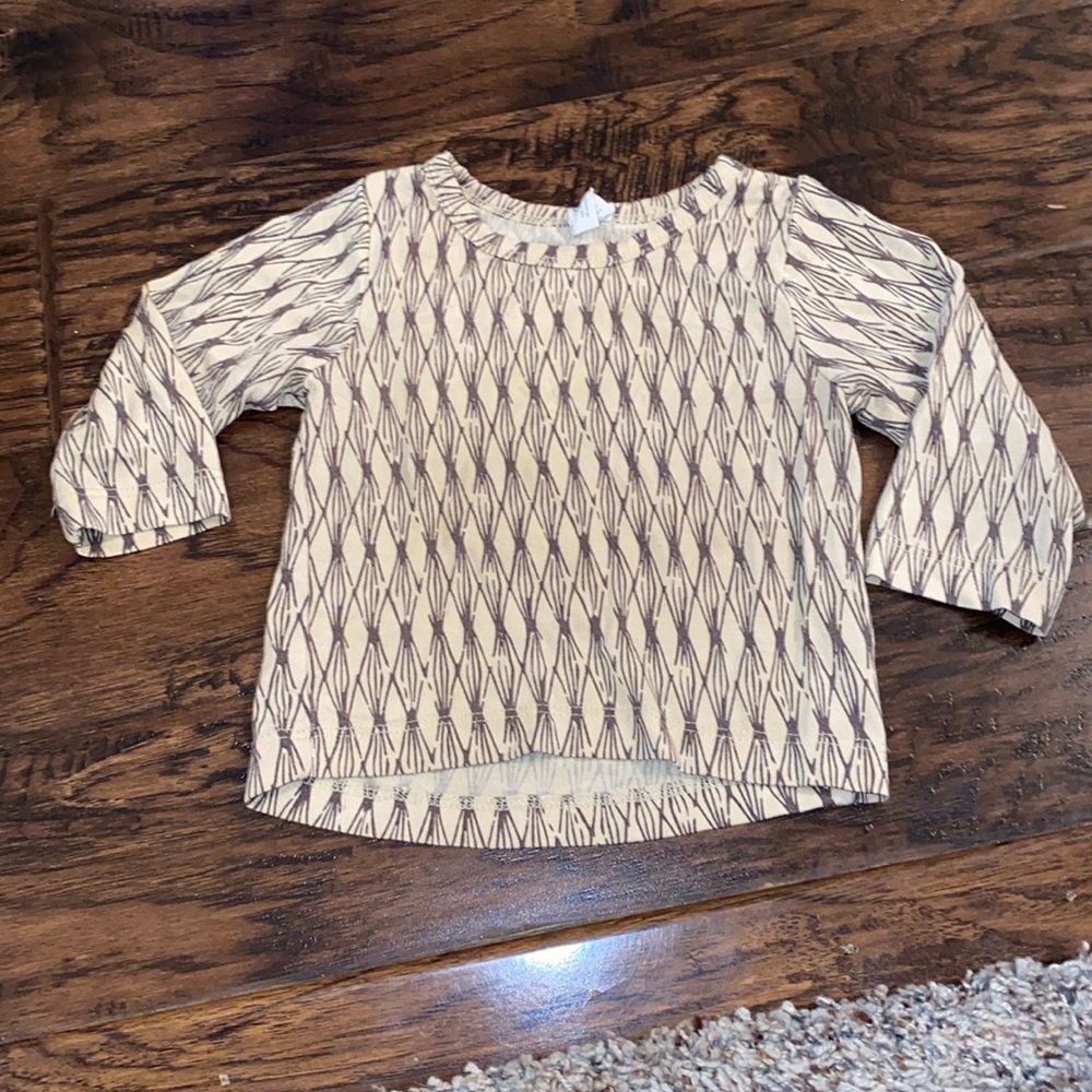 Kate Quinn Top